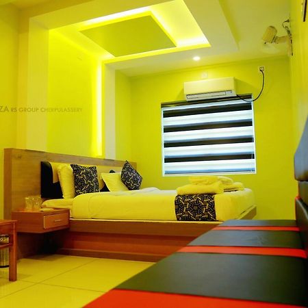 Royal Plaza Residency Hotel Cheruppulasseri Esterno foto