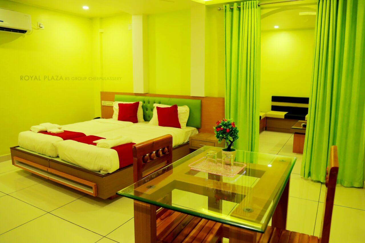 Royal Plaza Residency Hotel Cheruppulasseri Esterno foto