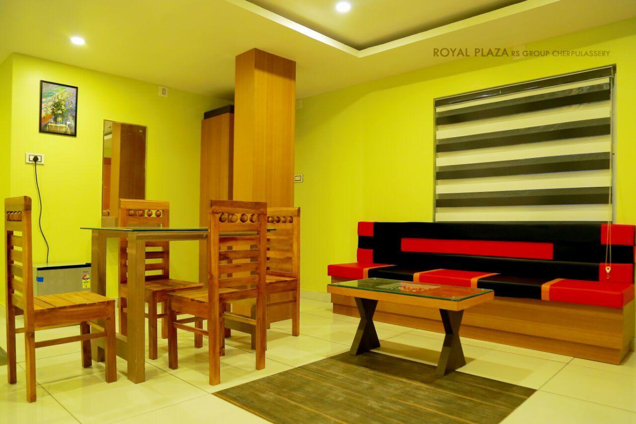 Royal Plaza Residency Hotel Cheruppulasseri Esterno foto