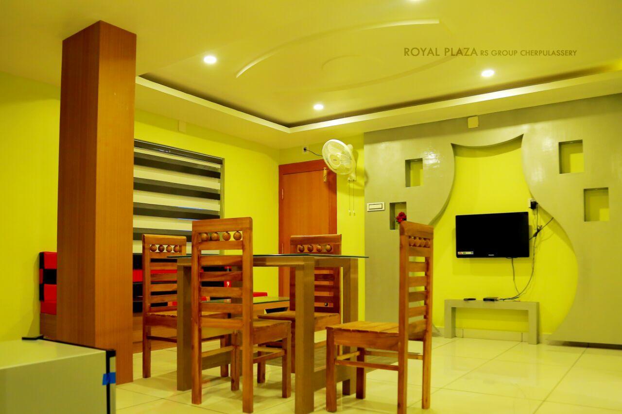 Royal Plaza Residency Hotel Cheruppulasseri Esterno foto