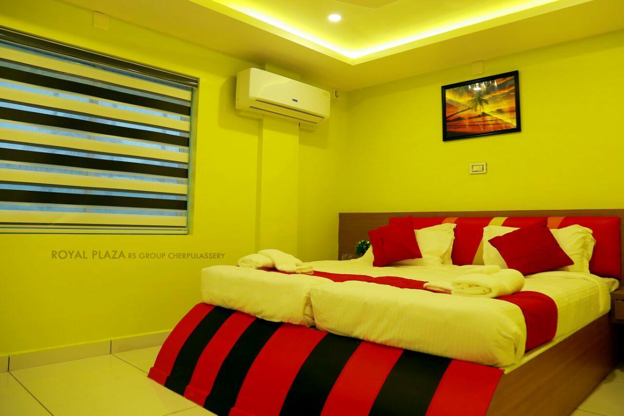 Royal Plaza Residency Hotel Cheruppulasseri Esterno foto