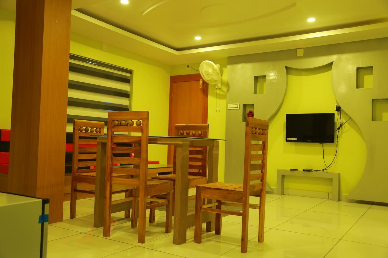 Royal Plaza Residency Hotel Cheruppulasseri Esterno foto