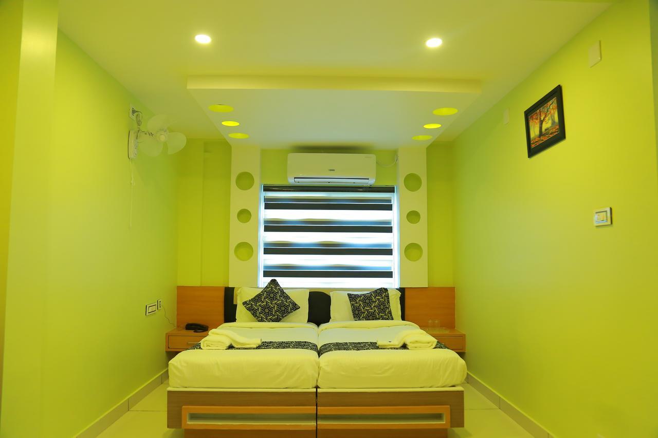 Royal Plaza Residency Hotel Cheruppulasseri Esterno foto