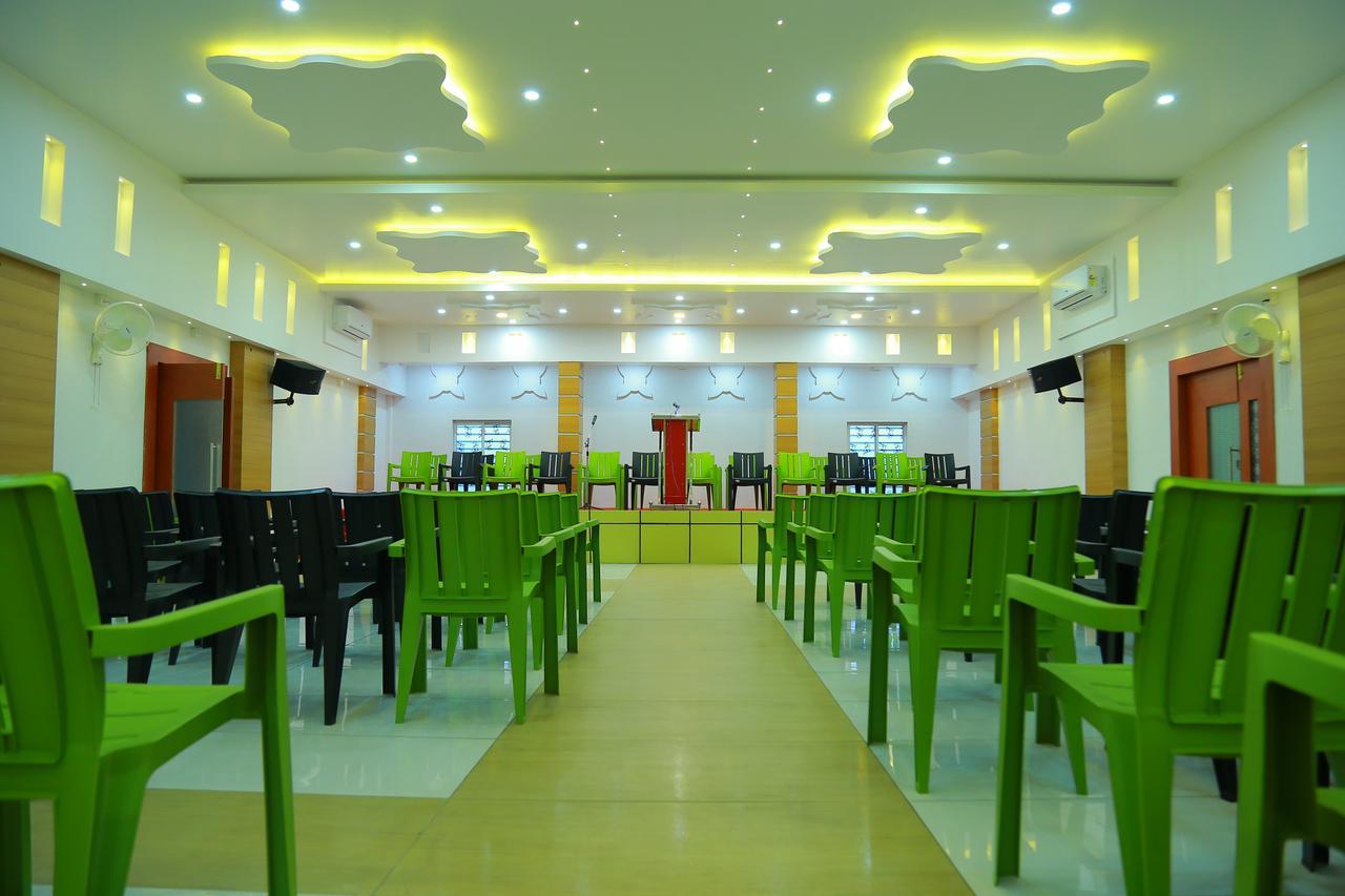 Royal Plaza Residency Hotel Cheruppulasseri Esterno foto