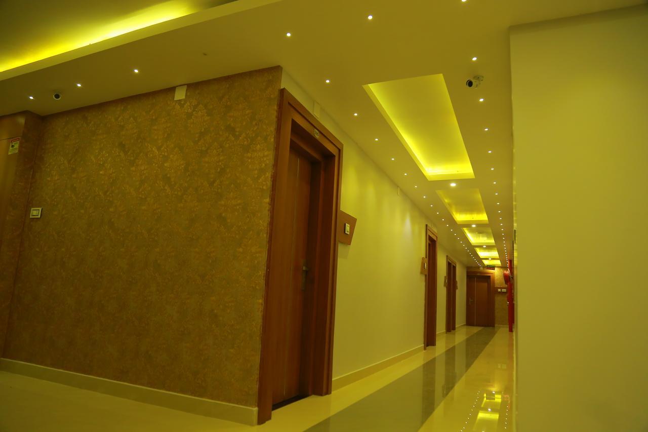 Royal Plaza Residency Hotel Cheruppulasseri Esterno foto